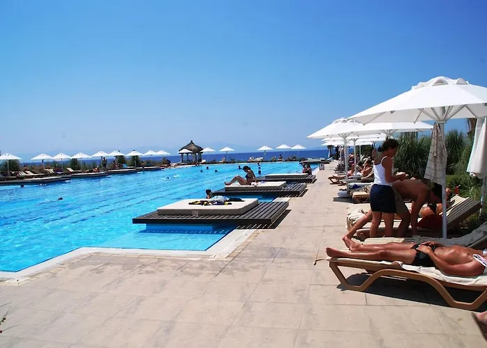 Maxima Paradise منتجع